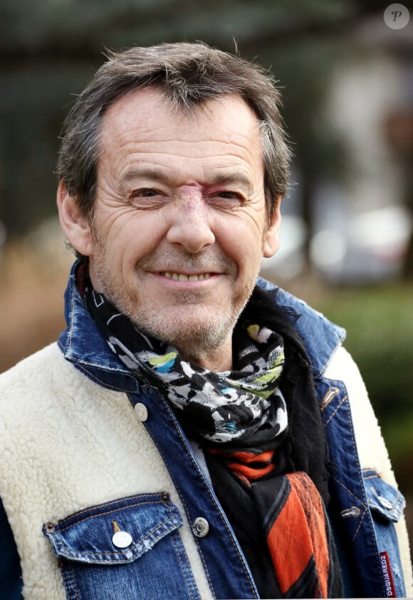 Jean-Luc Reichmann lors du photocall de la série "Léo Matteï, Brigade des mineurs" lors du 22ème Festival des créations télévisuelles de Luchon, France, le 7 février 2020. © Patrick Bernard/Bestimage