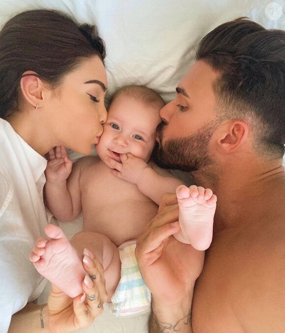 Nabilla Benattia, Thomas Vergara et leur fils Milann, le 7 avril 2020