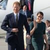 Le prince Harry, duc de Sussex et sa femme Meghan Markle, duchesse de Sussex arrivent à l'aéroport de Dublin, le 10 juillet 2018.