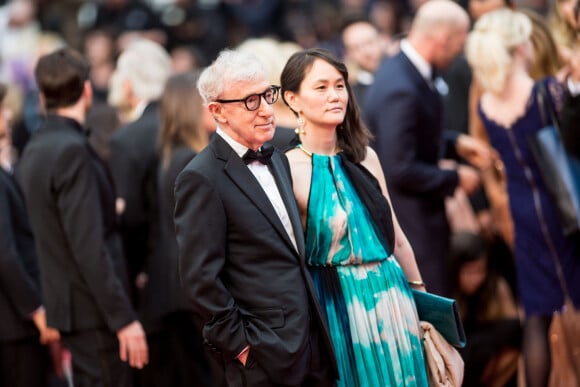 Woody Allen et sa femme Soon-Yi Previn - Montée des marches du film "Café Society" pour l'ouverture du 69ème Festival International du Film de Cannes. Le 11 mai 2016. © Borde-Jacovides-Moreau/Bestimage