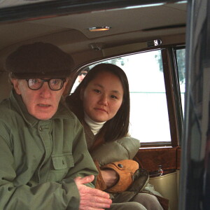 Woody Allen et Soon-Yi à Saint-Moritz en 1995.