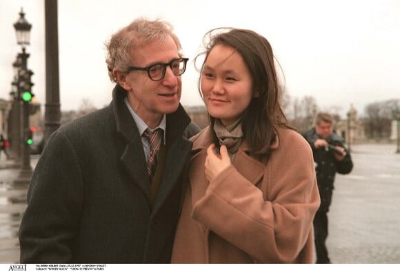 Woody Allen et Soon-Yi à Paris en 1997.