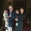 Woody Allen et Soon-Yi à Paris avec leurs filles en 2001.