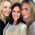 Jennifer Aniston et Lisa Kudrow réunies autour de Courteney Cox pour son anniversaire le 15 juin 2019.