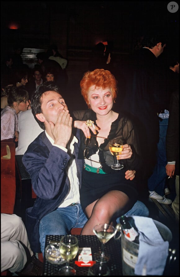 Thierry Lhermitte et Josiane Balasko en soirée au Palace, à Paris, en 1986.
