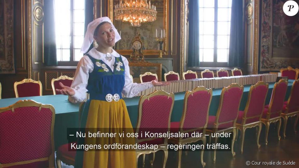 La princesse héritière Victoria de Suède fait visiter la salle du conseil au palais royal à Stockholm à l&#039;occasion de la fête nationale suédoise le 6 juin 2020.