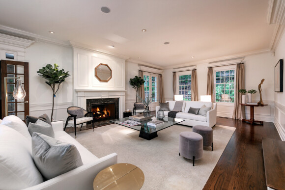 Ashton Kutcher et Mila Kunis mettent en vente leur maison de Los Angeles au prix de 14 millions de dollars.