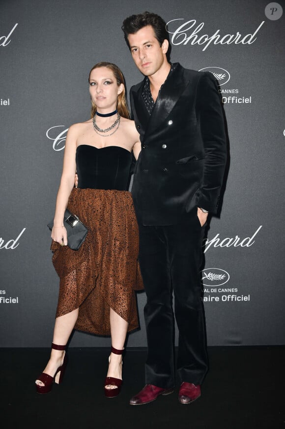 Joséphine de La Baume et son mari Mark Ronson - Photocall de la soirée Chopard lors du 69ème Festival International du Film de Cannes. Le 16 mai 2016.
