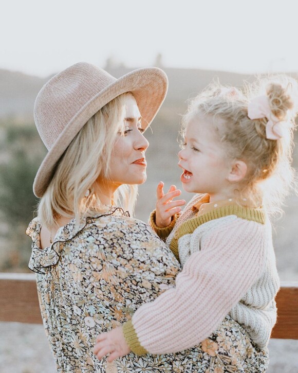 L'influenceuse Ashley Stock rend hommage à sa fille décédée le 27 mai 2020.