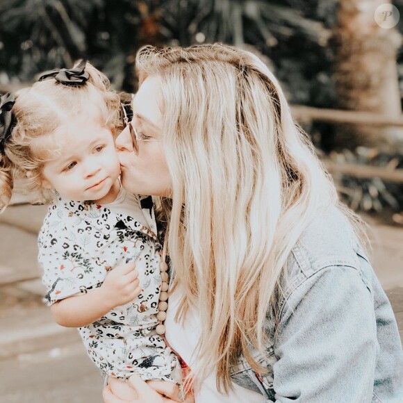 L'influenceuse Ashley Stock rend hommage à sa fille décédée le 27 mai 2020.