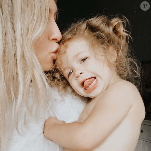 L'influenceuse Ashley Stock rend hommage à sa fille décédée le 27 mai 2020.