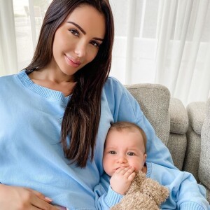 Nabilla Benattia avec son fils Milann, le 14 mai 2020, sur Instagram