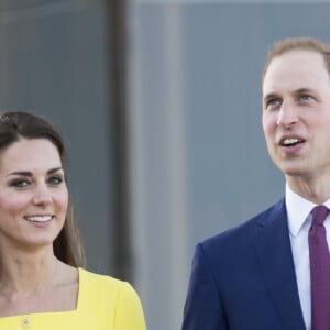 Le prince William et Catherine Kate Middleton, la duchesse de Cambridge à la sortie de l'Opéra de Sydney après une réception dans le cadre de leur visite officielle en Australie, le 16 avril 2014.