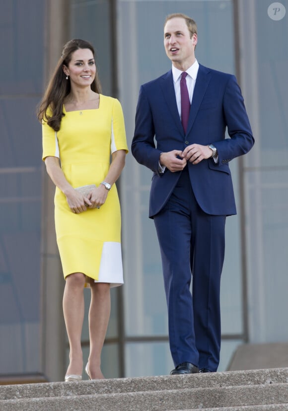 Le prince William et Catherine Kate Middleton, la duchesse de Cambridge à la sortie de l'Opéra de Sydney après une réception dans le cadre de leur visite officielle en Australie, le 16 avril 2014.