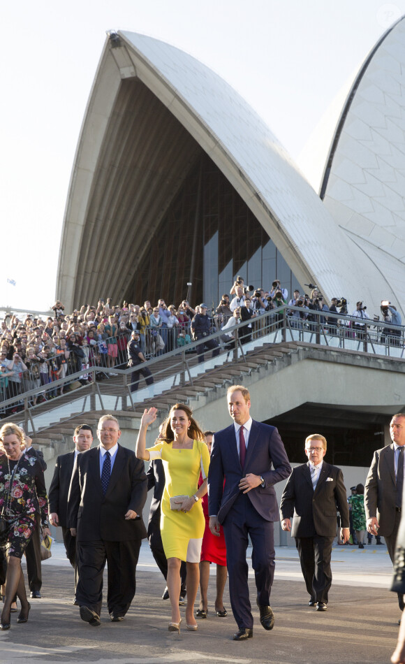 Le prince William et Catherine Kate Middleton, la duchesse de Cambridge à la sortie de l'Opéra de Sydney, le 16 avril 2014.