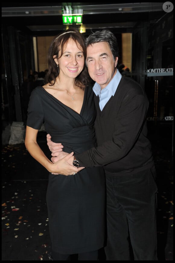 François Cluzet et sa femme Valérie Bonneton - Soirée au VIP Room pour les hôtels Six senses. Paris. Le 16 novembre 2009.