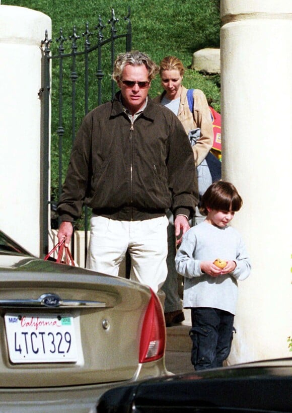 Lisa Kudrow, son mari Michel Stern et leur fils Julian. Le 19 février 2002.