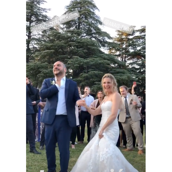 François-Xavier Demaison et Anaïs Tihay se sont mariés le 7 juin 2019 dans les Pyrénées-Orientales, unis à la mairie de Perpignan avant de célébrer leurs noces au château de Valmy à Argelès-sur-Mer. Image Instagram.