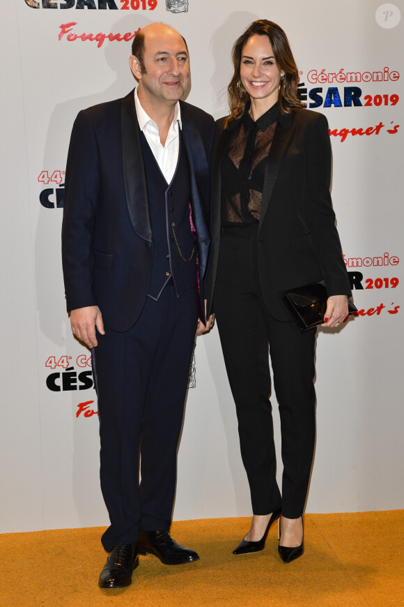 Kad Merad et sa compagne Julia Vignali - Photocall du dîner de la 44ème cérémonie des César au Fouquet's à Paris. Le 22 février 2019 © Pierre Perusseau / Bestimage
