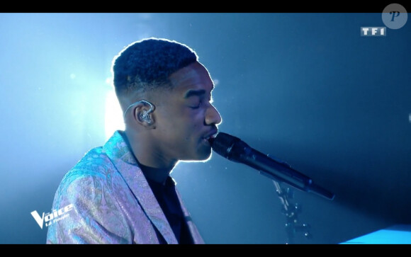 Abi lors de la finale de The Voice 2020, diffusée sur TF1. Le samedi 13 juin 2020.