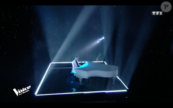 Abi lors de la finale de The Voice 2020, diffusée sur TF1. Le samedi 13 juin 2020.