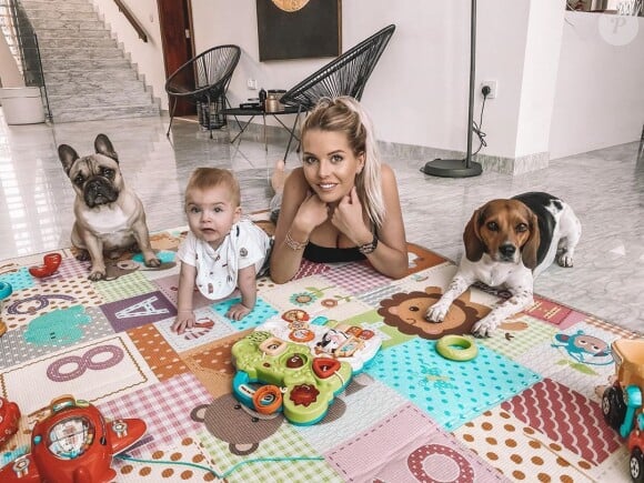 Jessica Thivenin avec Maylone et ses chiens, le 5 juin 2020