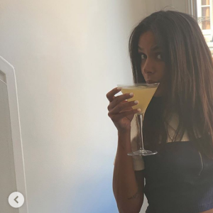 Selfie de Shy'm. Mai 2020.