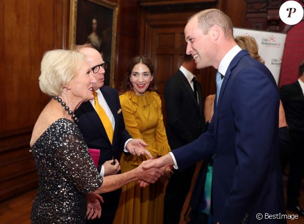 Le prince William, duc de Cambridge, Mary Berry et Jason Watkins - Dîner de gala du 25ème anniversaire du "Child Bereavement UK" au palais de Kensington à Londres. Le 10 juin 2019