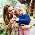 Kate Middleton et le prince William publient des photos de leur après-midi du dimanche 19 mai 2019 en famille au Chelsea Flower Show, avec leurs enfants (le prince George, la princesse Charlotte et le prince Louis) sur Instagram. Photo prise par @mattporteous.   