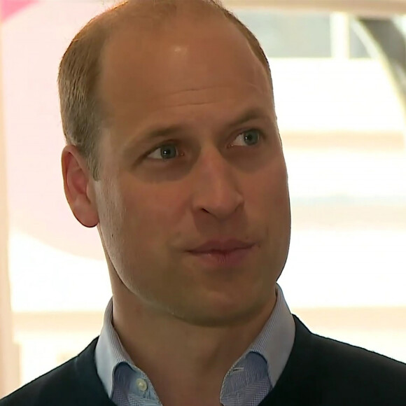 Le prince William, duc de Cambridge visite une boulangerie et reçoit un gâteau d'anniversaire à Londres, Royaume Uni, le 19 juin 2020.