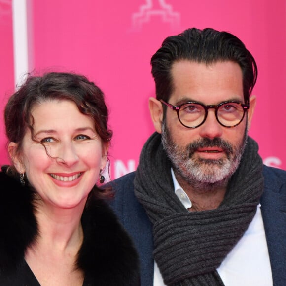 Isabelle Gelinas et Guillaume Renouil au photocall de la soirée d'ouverture de la 2e édition du "Canneseries" au palais des Festivals à Cannes, France, le 5 avril 2019. © Bruno Bébert/Bestimage