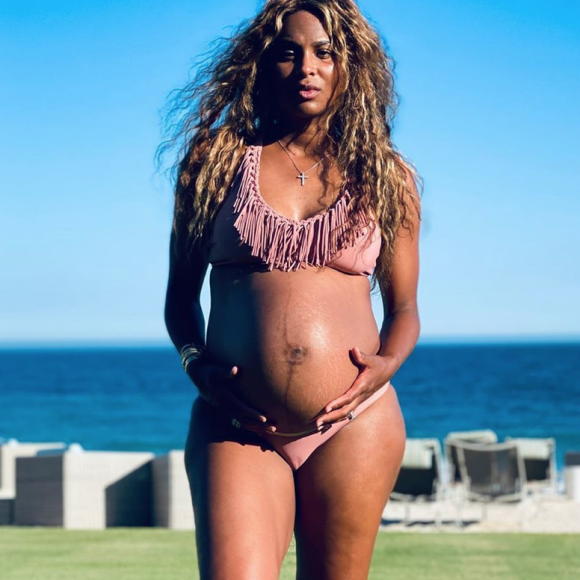 Ciara, enceinte de son troisième enfant. Juin 2020.