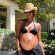 Ciara, enceinte de son troisième enfant (son deuxième avec son mari Russell Wilson). Mai 2020.