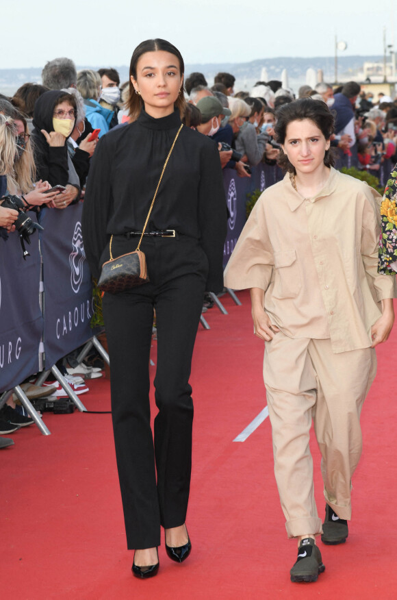 Carmen Kassovitz, fille de Mathieu Kassovitz, Aloïse Sauvage - Arrivées lors de la 34e édition du festival de Cabourg, Journées Romantiques le 29 juin 2020. © Coadic Guirec / Bestimage