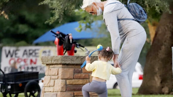 Brigitte Nielsen, 56 ans : sortie détente avec sa fille Frida, 2 ans