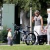 Exclusif - Brigitte Nielsen va au parc à vélo en famille à Los Angeles, le 21 juin 2020.