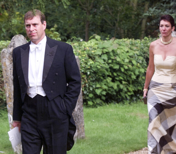 Ghislaine Maxwell avec le prince Andrew, duc d'York, en septembre 2000 après le mariage d'une ex-compagne du prince, Aurelia Cecil, près de Salisbury. ©PA Photos/ABACAPRESS.COM
