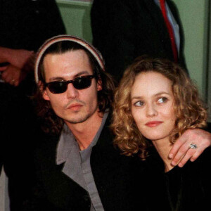 Johnny Depp et Vanessa Paradis sur le Walk of Fame de Los Angeles en 1999.