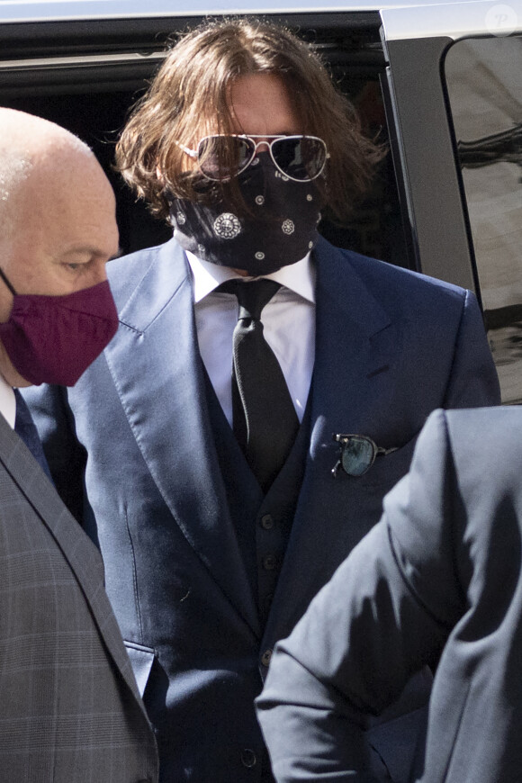 Johnny Depp arrive à la cour royale de justice à Londres, pour entamer le procès pour diffamation contre le magazine The Sun Newspaper. Le 7 juillet 2020