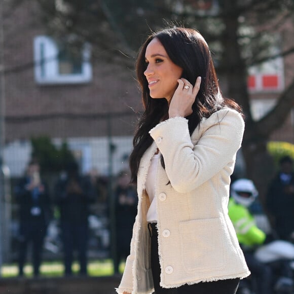 Meghan Markle, duchesse de Sussex fait une visite surprise à l'école supérieure Robert Clack de Dagenham, Essex, Royaume Uni, le 7 mars 2020, pour célébrer la Journée internationale de la femme.