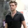 Exclusif - Niall Horan quitte le club "The Nice Guy" avec un ami à West Hollywood le 9 août 2018.