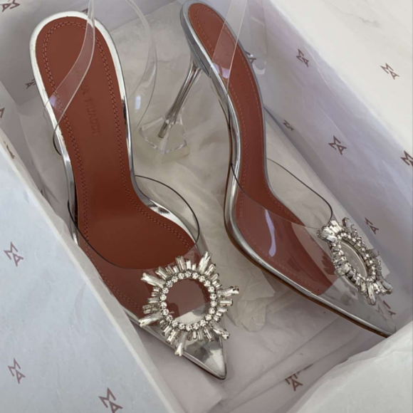 Les nouvelles chaussures de Nabilla Benattia, photo du 10 juillet 2020