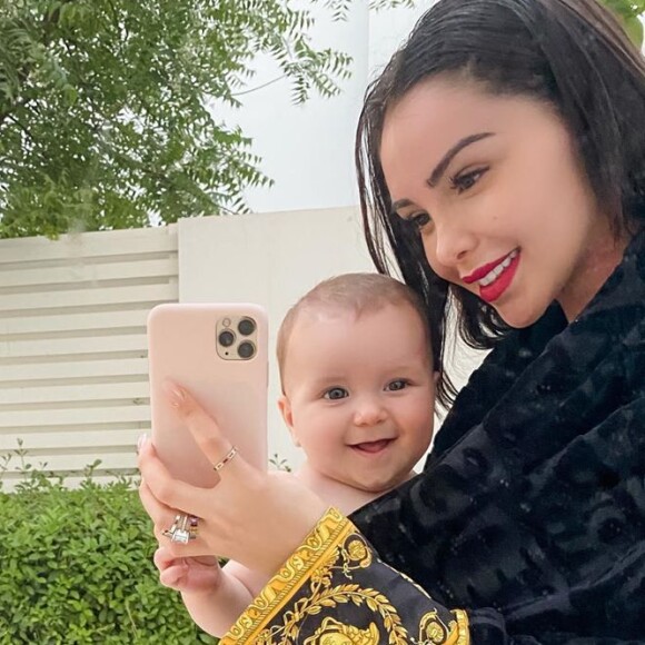 Nabilla Benattia et Milann, le 26 avril 2020, sur Instagram