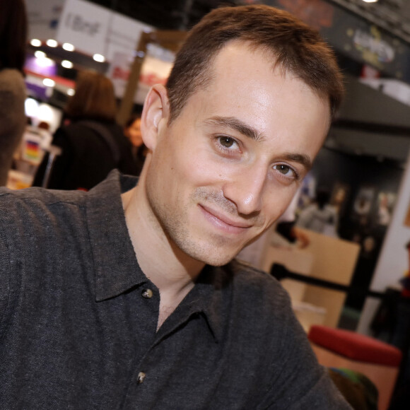 Info - Hugo Clément arrêté pendant un reportage en Australie - Hugo Clément - Salon du livre de Paris le 16 mars 2019. © Cédric Perrin/Bestimage16/03/2019 - Paris