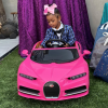 Kulture, la fille des rappeurs Cardi B et Offset, a reçu une Bugatti miniature pour ses 2 ans, de la part de sa tante Hennessy Carolina. Juin 2020.