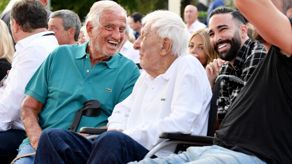 Jean-Paul Belmondo joue les rockeurs à Cannes : à 87 ans, il étonne encore