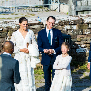 La princesse héritière Victoria de Suède, le prince Daniel et la princesse Estelle ont été rejoints par le prince Carl Philip et la princesse Sofia pour assister à un concert intimiste, coronavirus oblige, dans les vestiges du château de Borgholm le 14 juillet 2020 à l'occasion du 43e anniversaire de Victoria.