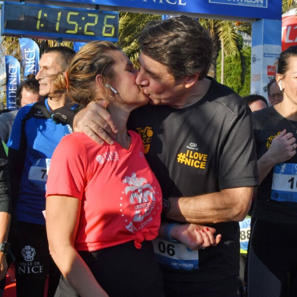 Christian Estrosi, le maire de Nice, et sa femme, Laura Tenoudji Estrosi participent à la 21e édition de la Prom Classic, 10 kilomètres de course à pied, sur la Promenade des Anglais à Nice, France, le 5 janvier 2020. © Bruno Bébert/Bestimage