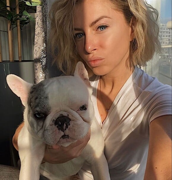 Stéphanie Clerbois avec son chien, photo Instagram du 30 mars 2020