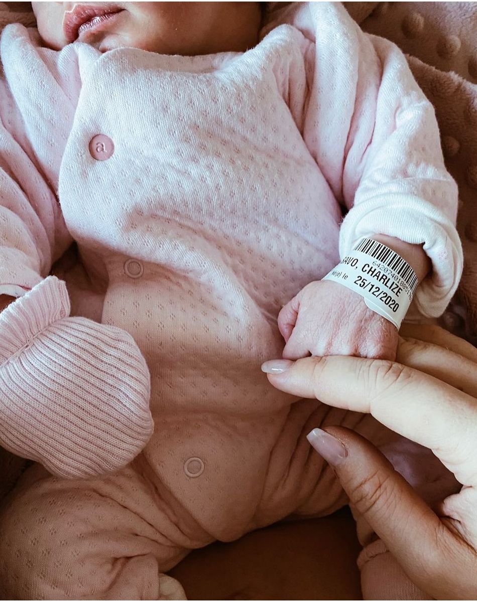 Stephanie Clerbois Maman Pour La 2e Fois Prenom Devoile Et Premiere Photo Du Bebe Le Diaporama Purepeople